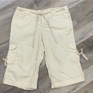 SO - Women’s Cargo Tie Capri - White - Size 15 Junior